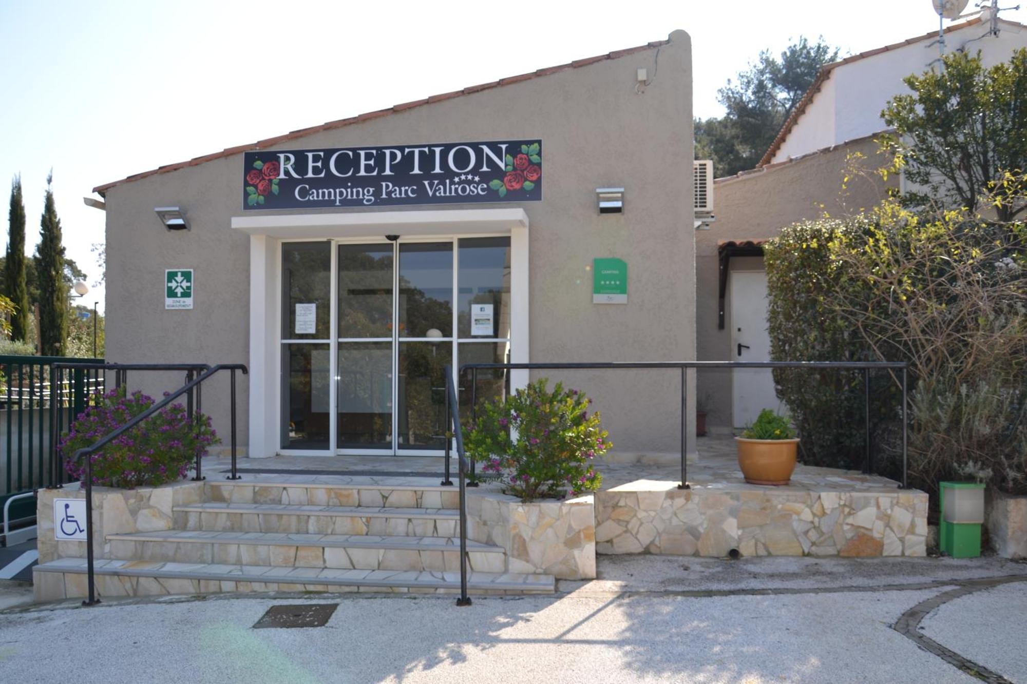 Camping Parc Valrose La Londe-les-Maures Exterior foto