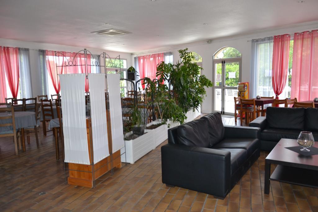 Camping Parc Valrose La Londe-les-Maures Exterior foto