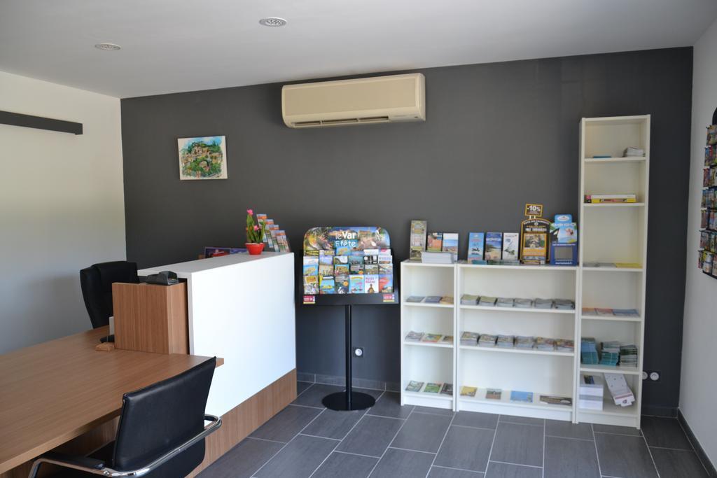 Camping Parc Valrose La Londe-les-Maures Exterior foto